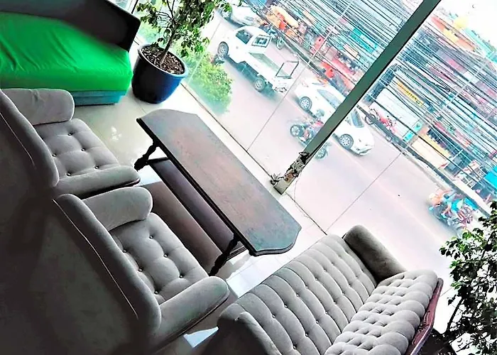 B N T Hotel
