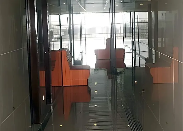 Hotel B N T 2*